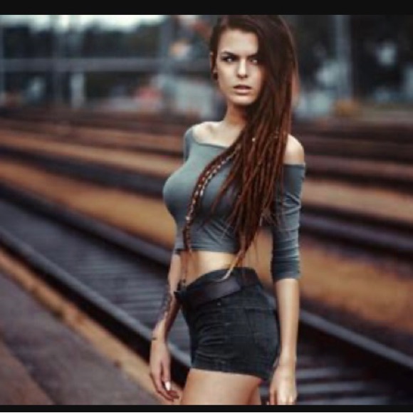 ❣️SAVE THE DATE & JOIN ME WHILE I CO - HOST ANOTHER POSH PARTY❣️ - Picture 4 of 5